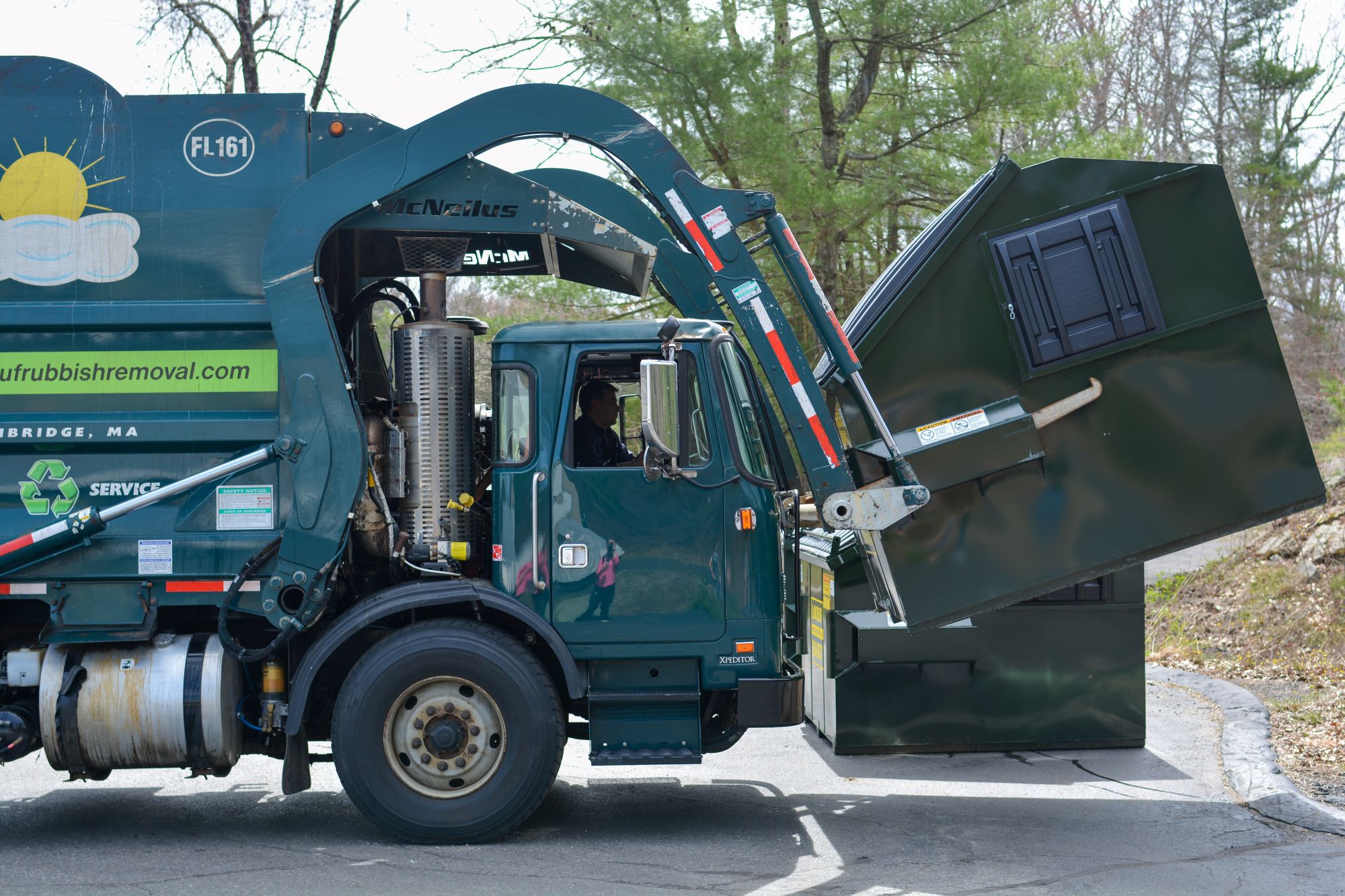 How Garbage Trucks Lift Dumpsters